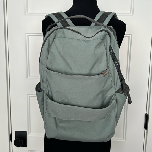 RED ROVR Roo Diaper Backpack - Picture 5 of 15